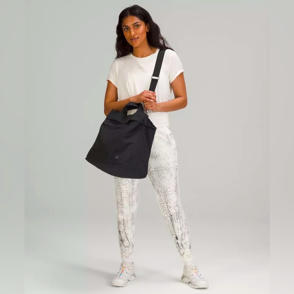 Lululemon On My Level Bag